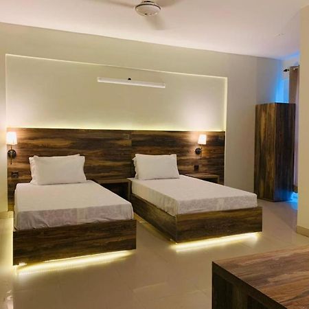 Thomas Guest House Islamabad Buitenkant foto
