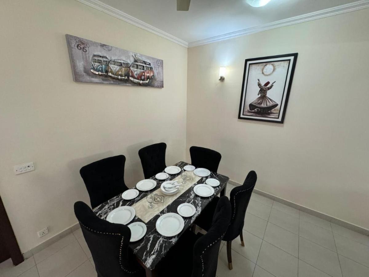 Thomas Guest House Islamabad Buitenkant foto