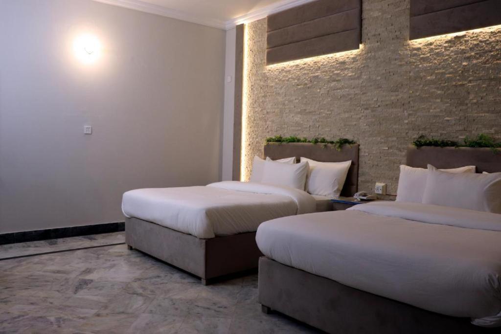 Thomas Guest House Islamabad Buitenkant foto