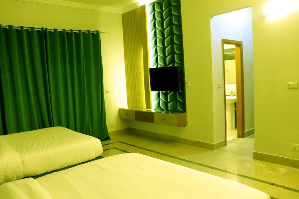 Thomas Guest House Islamabad Buitenkant foto