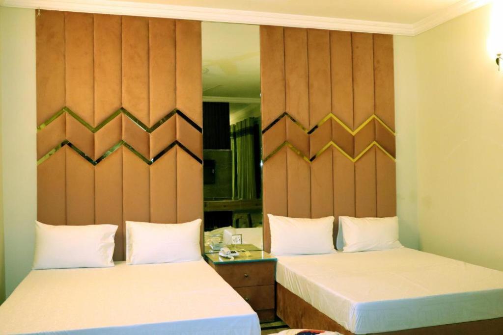 Thomas Guest House Islamabad Buitenkant foto