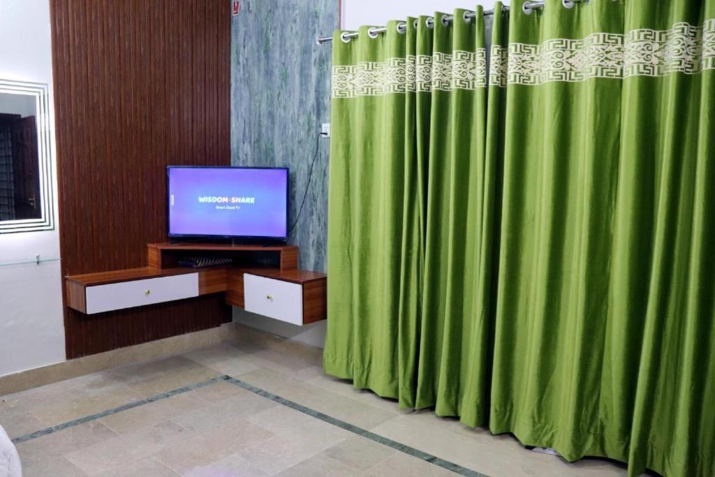 Thomas Guest House Islamabad Buitenkant foto